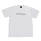 タイポグラフィー タグ Tシャツ ITP25338